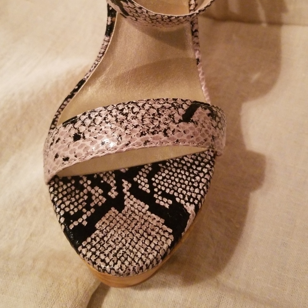 Shoes - Picture 7 of 7